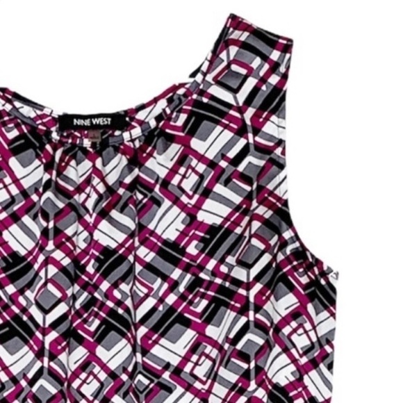 NINE WEST Blouse Wine Black White Sleeveless Geometric design Size Large - Picture 4 of 7